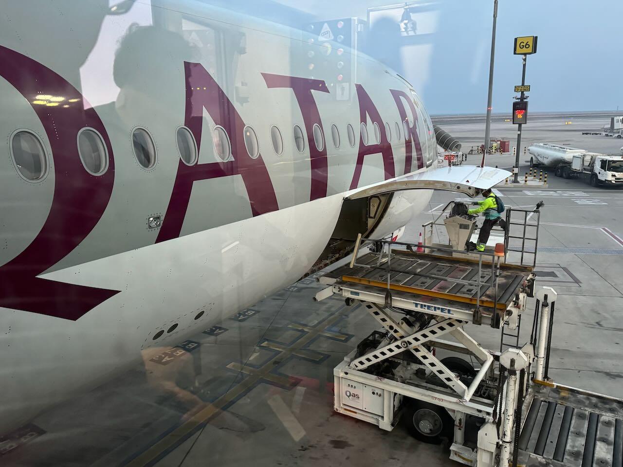 Outstanding Business Class on a Qatar Airlines A350-1000 from Houston to Doha!